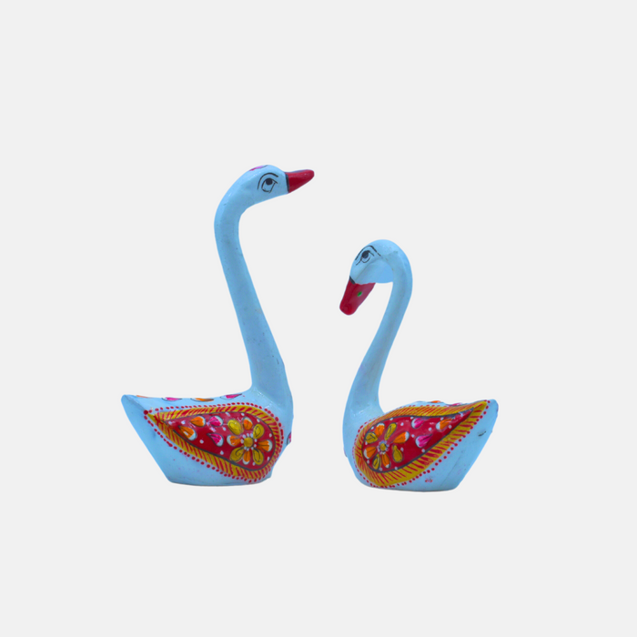 Traditional Metal Swan Couple – Handcrafted Home Decor