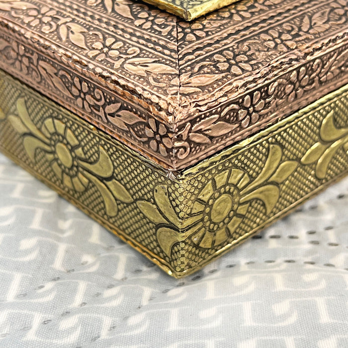 Elegant Dual-Tone dry fruit Box with Traditional Design