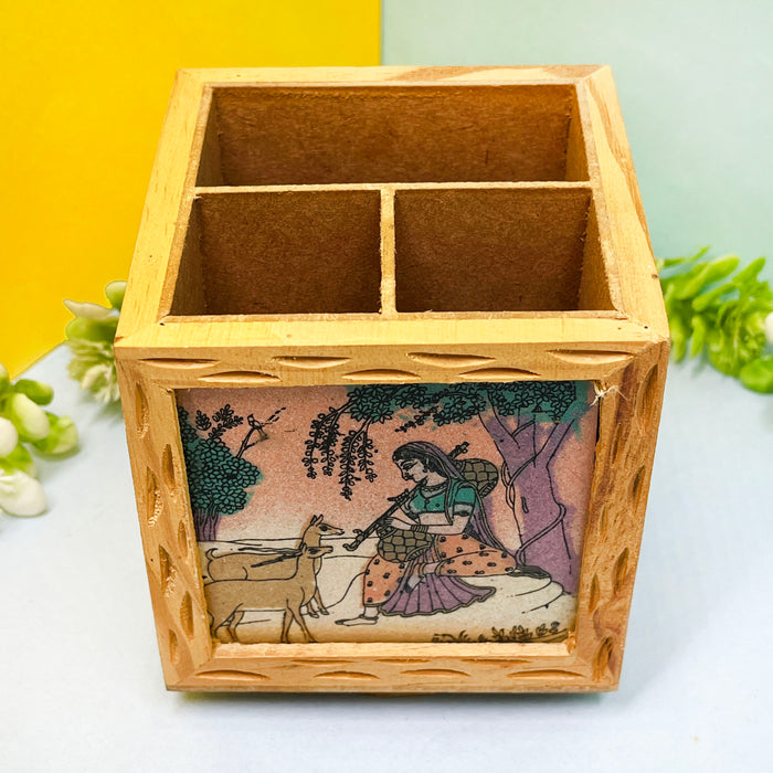 Wooden Pen Stand with Vintage Art Print