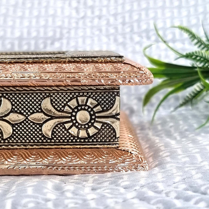 luxurious finish and traditional patterns Handcrafted Dry Fruit Box Set