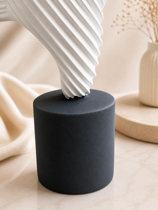 Modern White Horse Head Resin Sculpture for Home Decor | Minimalist Tabletop Figurine