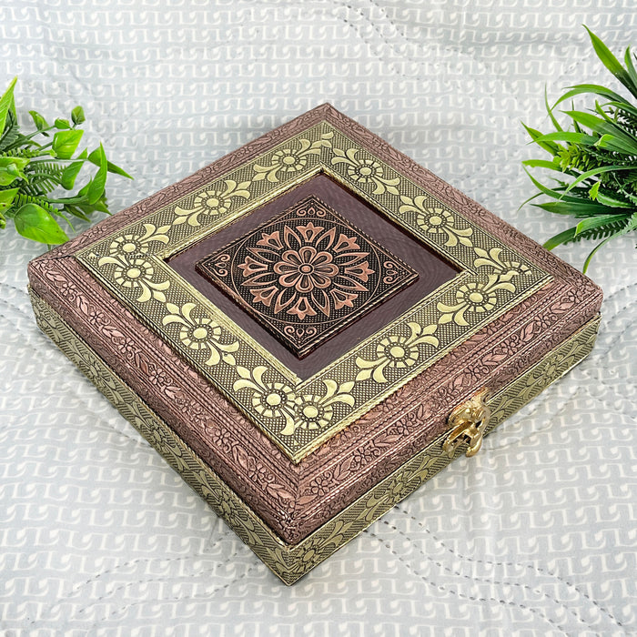 Elegant Wooden Dry Fruit Box for Storage or Decoration