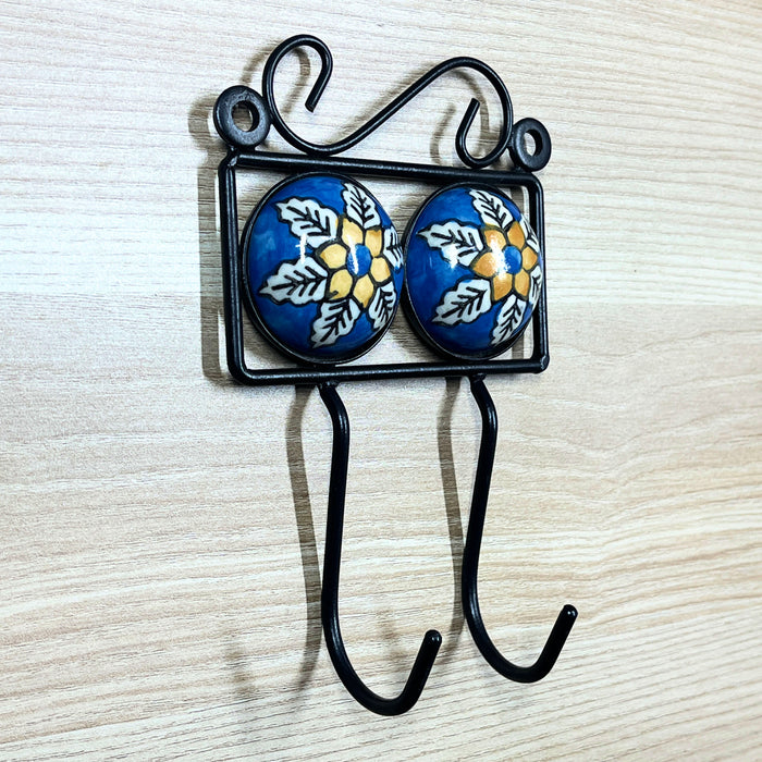 Dual Hook Ceramic &amp; Iron Key Holder – Blue Floral Design, 10 x 4.5 x 15.5 cm